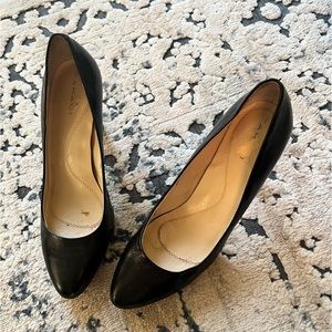 Tahari Black Leather Heels SIZE 9.5